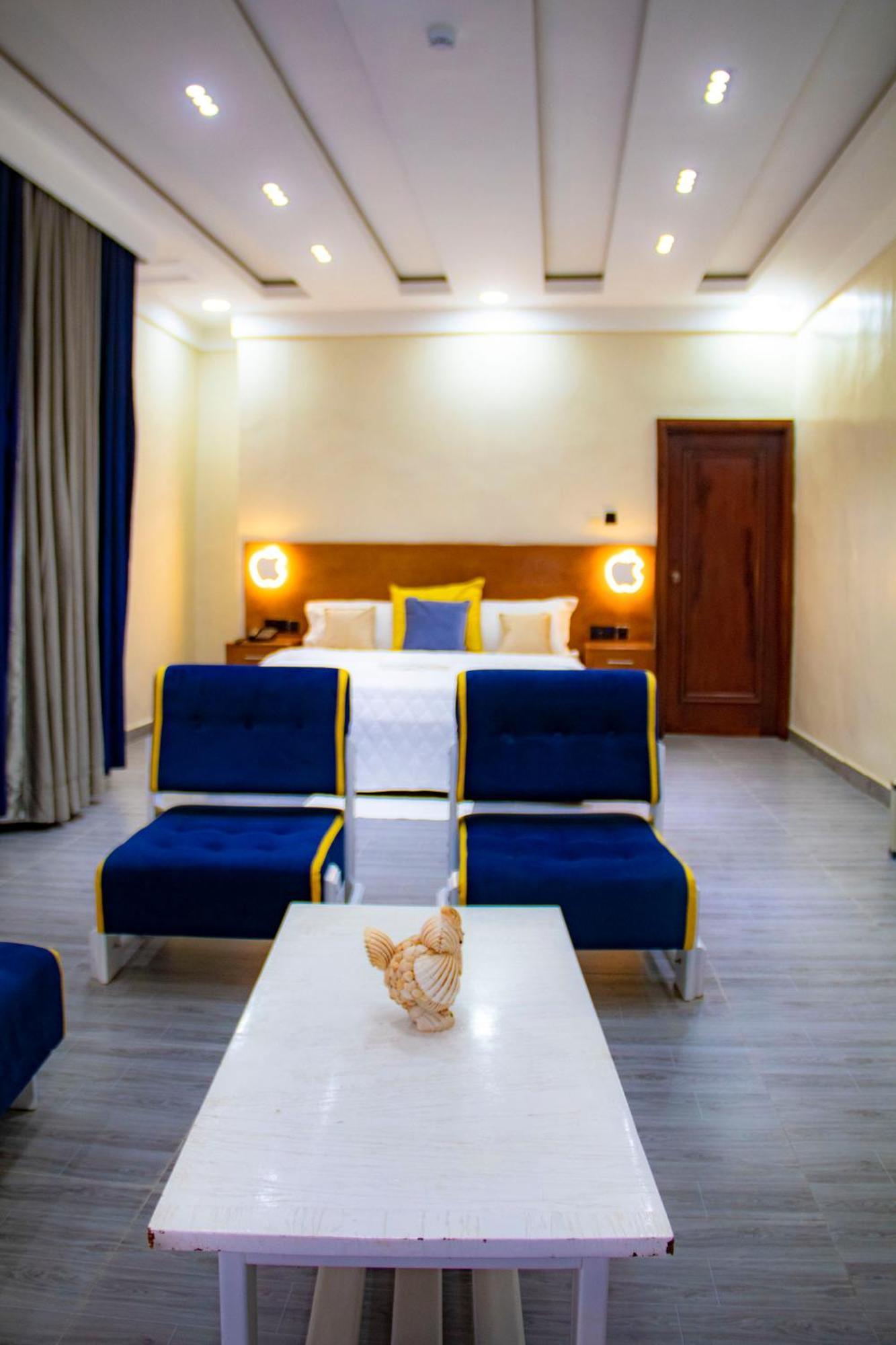 Hotel L'Apero 코토누 외부 사진